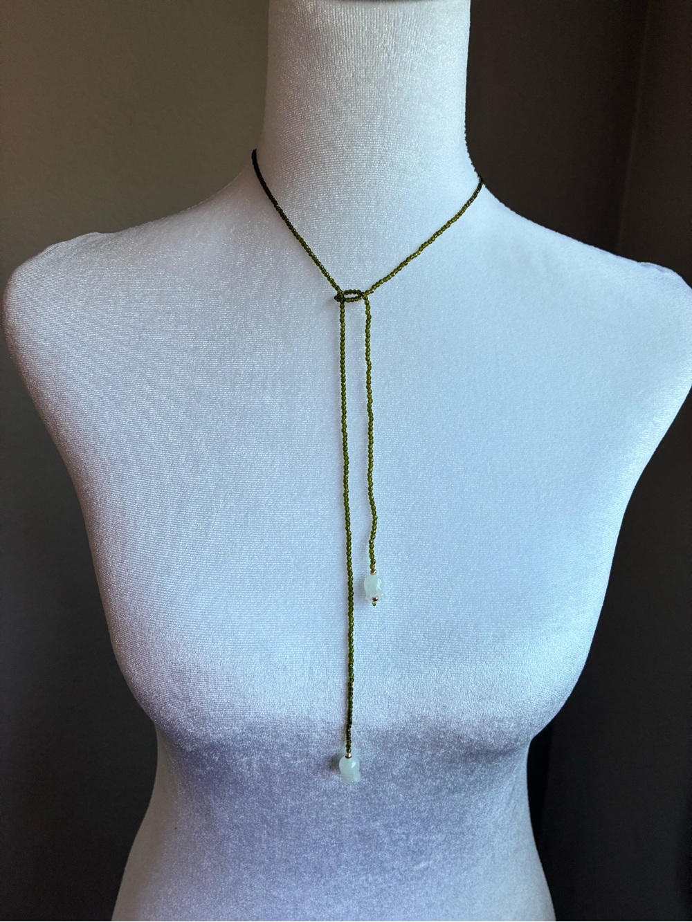 French Style Retro Olive Green Beaded Choker with Lily of the Valley Pendant - Picture 8 of 8